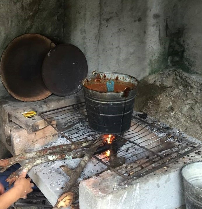 the dried chile pepper sauce is ready